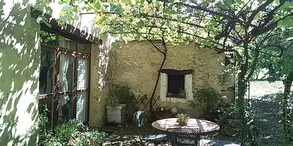 L'OMBRE DE LA TREILLE -  FERME DU DÉSERT (Provence-Alpes-Côte d’Azur, Vaucluse)