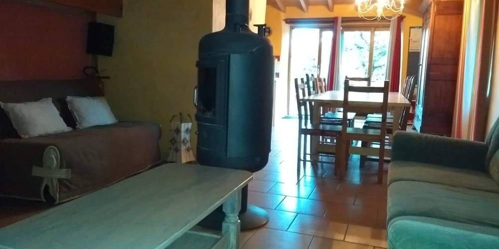 salon autour du poële -  GÎTE AU BOUT DU CHEMIN (Auvergne-Rhône-Alpes, Drôme)