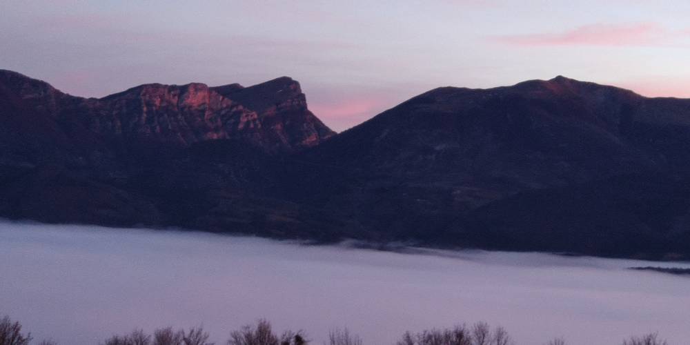 Brouillard dans la vallée -  GÎTE AU BOUT DU CHEMIN (Auvergne-Rhône-Alpes, Drôme)