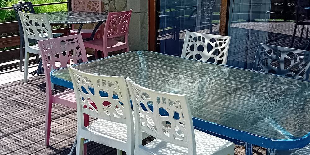 La terrasse repas -  GÎTE AU BOUT DU CHEMIN (Auvergne-Rhône-Alpes, Drôme)