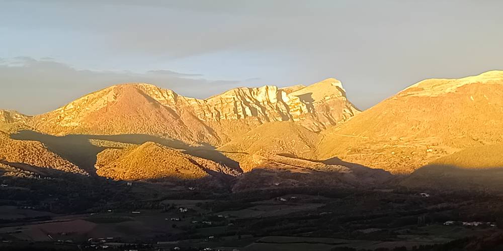 ...le dernier rayon de soleil -  GÎTE AU BOUT DU CHEMIN (Auvergne-Rhône-Alpes, Drôme)