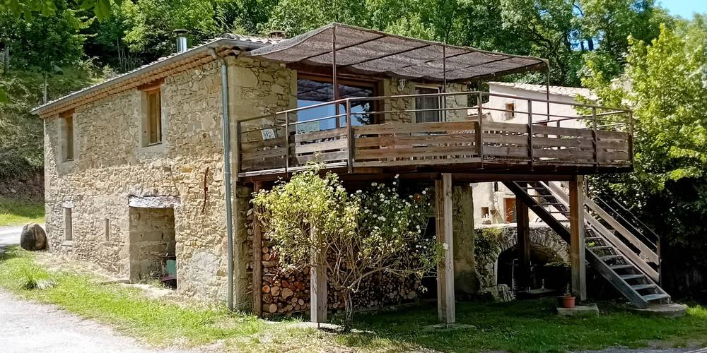 Le gîte depuis le jardin -  GÎTE AU BOUT DU CHEMIN (Auvergne-Rhône-Alpes, Drôme)