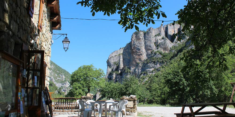  AIRE NATURELLE DE POMMEROL (Auvergne-Rhône-Alpes, Drôme)