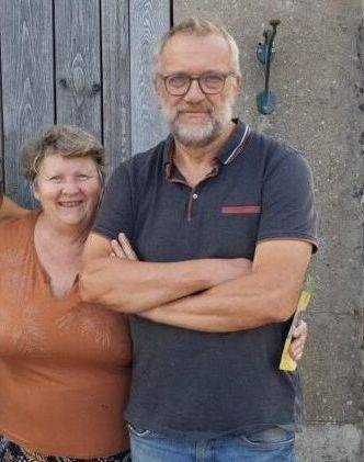 Claudine et Serge vous accueillent avec plaisir -  FERME DE LA TUILERIE (Bourgogne-Franche-Comté, Jura)