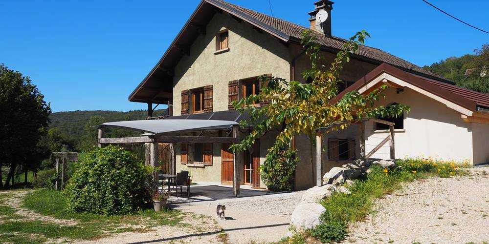 Entrée gîte Saint Jean de Chevelu -  GÎTES DES LACS (Auvergne-Rhône-Alpes, Savoie)