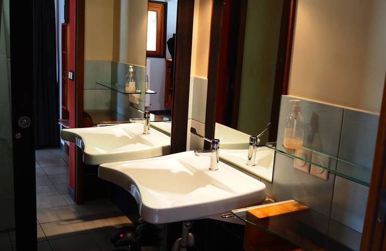 Salle de bain Saint Jean de Chevelu -  GÎTES DES LACS (Auvergne-Rhône-Alpes, Savoie)