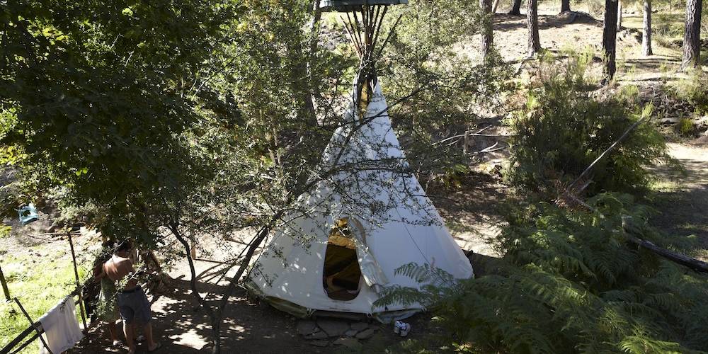 Plutôt tentés par l'expérience du tipi ? -  Ferme bio de La Baraque (Occitanie, Gard)