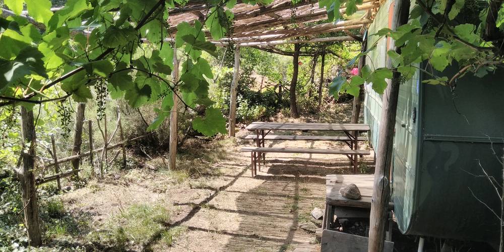 La caravane est là pour vous également. -  Ferme bio de La Baraque (Occitanie, Gard)