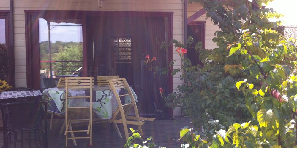 terrasse Maison d'Hôtes accès ch côté cave -  AU DOMAINE DES 3 VERSANTS (Pays de la Loire, Loire-Atlantique)