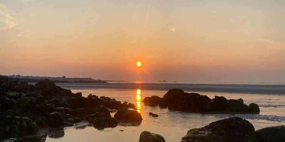 Plage de Plougoulm au couché du soleil -  Gîte de Plougoulm (Bretagne, Finistère)