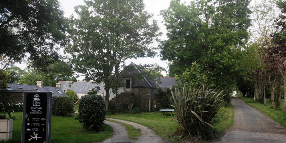 l'entrée de la ferme -  FERME DU GORRÉ (Bretagne, Finistère)