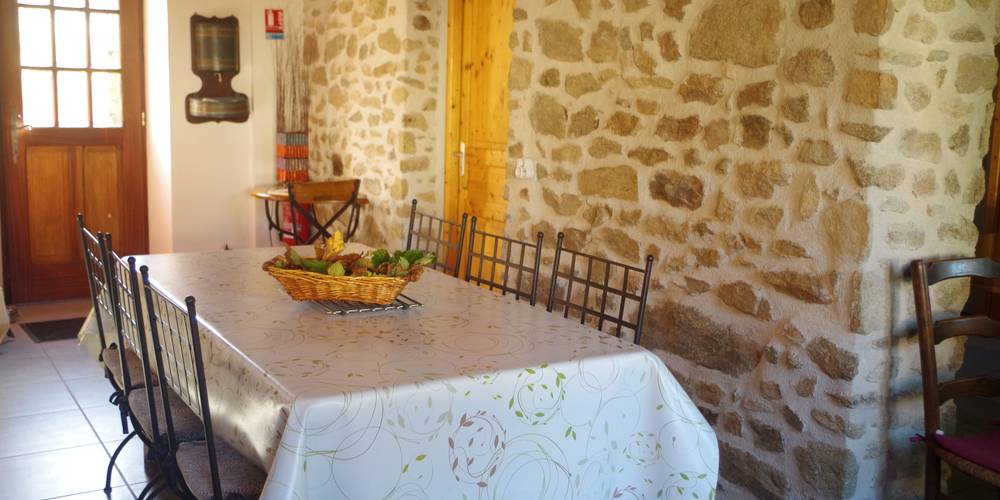 le Coin repas -  LA MAISON ROUGE (Nouvelle-Aquitaine, Creuse)