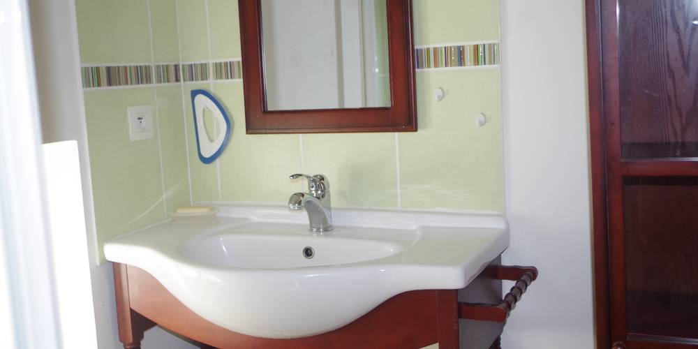 salle d'eau étage -  LA MAISON ROUGE (Nouvelle-Aquitaine, Creuse)