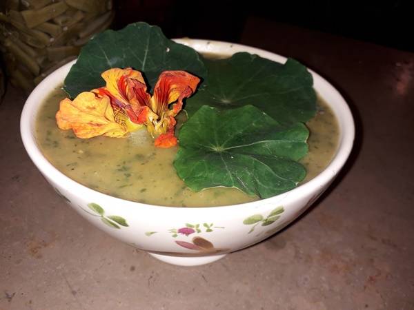 velouté butternut fleurs de capucine -  POUPON HOUSE (Bourgogne-Franche-Comté, Côte-d'Or)